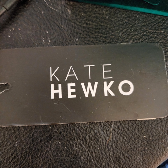 Elegant Black and Gold Women's Robe - Picture 3 of 4